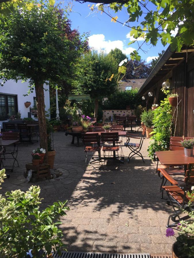 Hotel & Weinhaus Zum Schwarzen Baeren Koblenz  Exterior photo